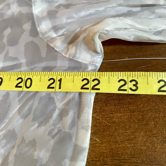 ✨GOOD AMERICAN Icy Leopard Print Windbreaker Jacket✨ NWT - Picture 14 of 16